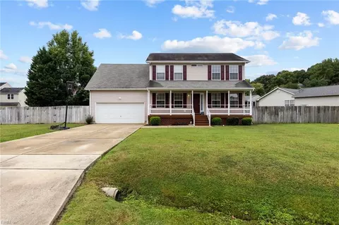102 Hickory Ct, Smithfield, VA 23430
