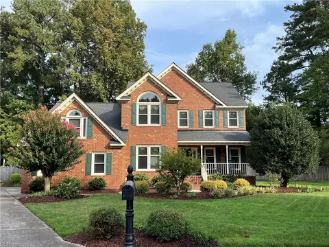 700 Elm Forest Ct, Chesapeake, VA 23322