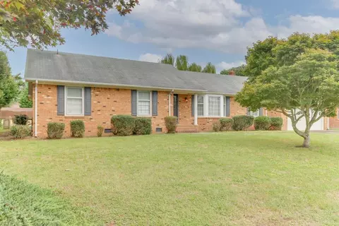 4612 Sam Snead Ct, Virginia Beach, VA 23462