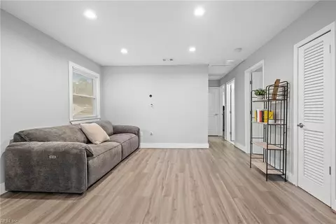 101 Fox Hill Rd, Hampton, VA 23669 photo 4