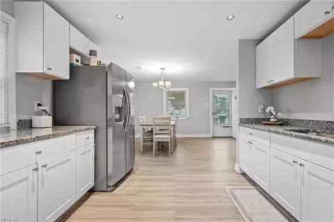 101 Fox Hill Rd, Hampton, VA 23669