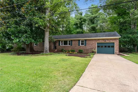 324 Hickory Woods Ct, Chesapeake, VA 23322