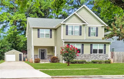 2805 Bapaume Ave, Norfolk, VA 23509