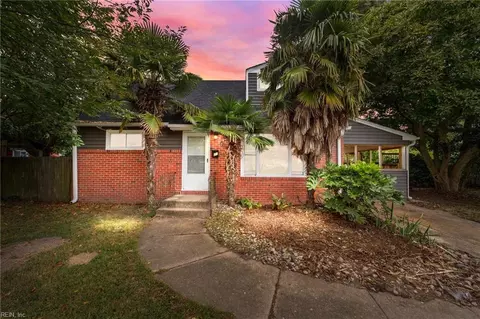 628 Kellam Rd, Virginia Beach, VA 23462