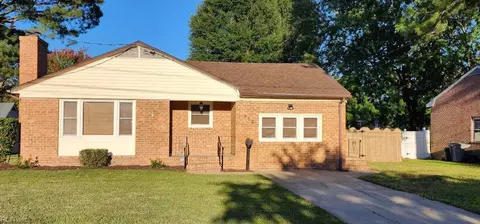 916 Thornbriar Ct, Hampton, VA 23661