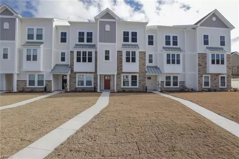 2022 Laycock Ln #102, Suffolk, VA 23435
