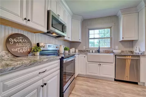 3 Wren Cres, Portsmouth, VA 23703