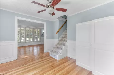 Entry Way - 5 E Chamberlin Ave, Hampton, VA 23663 photo 1 of 1