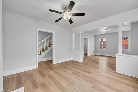 Living - 1459 Chapel St, Norfolk, VA 23504 photo 5 of 7