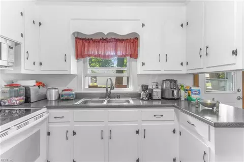 Kitchen - 3149 Biscayne Dr, Chesapeake, VA 23321 photo 1 of 2
