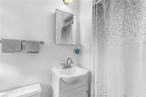 Bath - 3149 Biscayne Dr, Chesapeake, VA 23321 photo 2 of 2