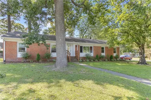 3149 Biscayne Dr, Chesapeake, VA 23321