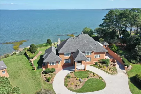 9168 Wigneil St, Suffolk, VA 23433
