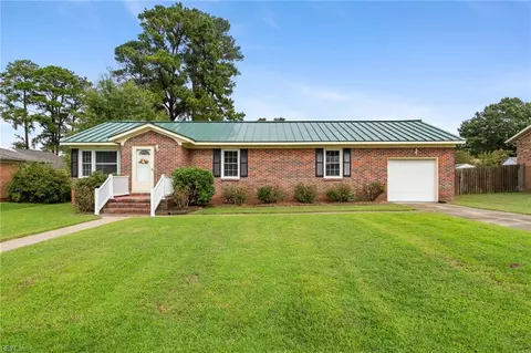 1524 Art Ct, Suffolk, VA 23434