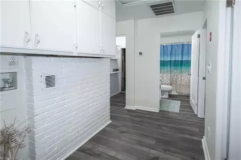 Entry Way - 8019 Van Patten Rd, Norfolk, VA 23505 photo 6 of 7