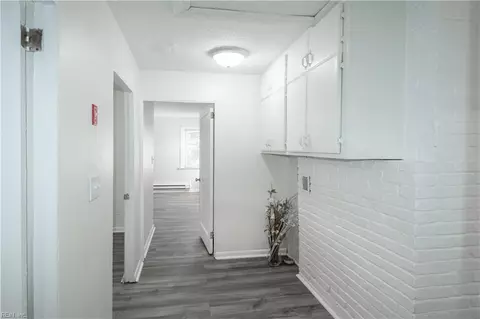 Entry Way - 8019 Van Patten Rd, Norfolk, VA 23505 photo 4 of 7