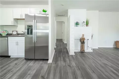 Entry Way - 8019 Van Patten Rd, Norfolk, VA 23505 photo 1 of 7