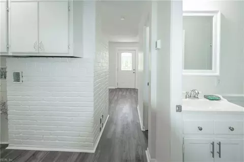Entry Way - 8019 Van Patten Rd, Norfolk, VA 23505 photo 3 of 7