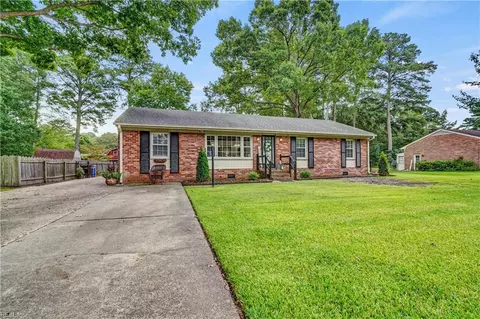 2513 Drum Creek Rd, Chesapeake, VA 23321