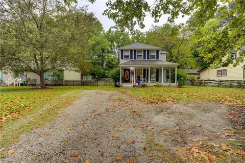302 Turlington Rd, Newport News, VA 23606