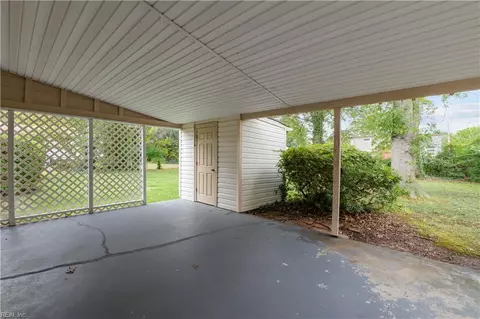 Exterior - 23 Brookfield Dr, Hampton, VA 23666 photo 4 of 9