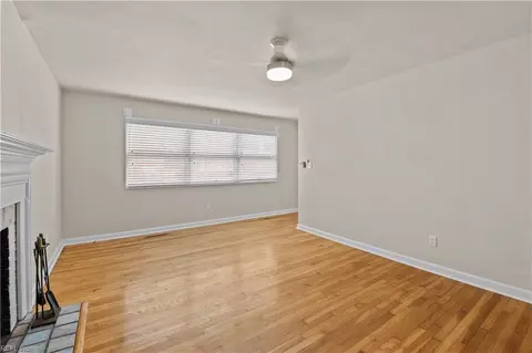 Living - 23 Brookfield Dr, Hampton, VA 23666 photo 4 of 4