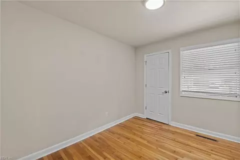 Bedroom - 23 Brookfield Dr, Hampton, VA 23666 photo 1 of 7