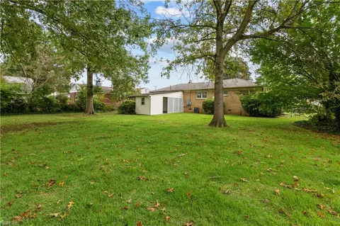Exterior - 23 Brookfield Dr, Hampton, VA 23666 photo 8 of 9