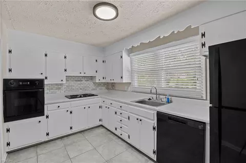 Kitchen - 23 Brookfield Dr, Hampton, VA 23666 photo 1 of 2
