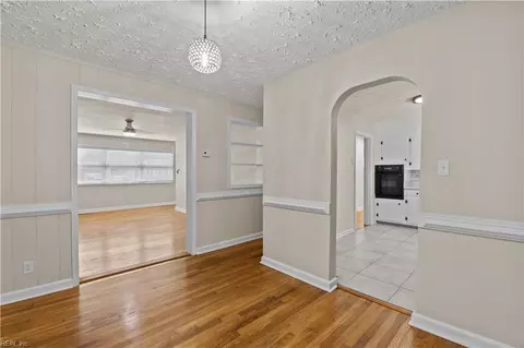 Entry Way - 23 Brookfield Dr, Hampton, VA 23666 photo 2 of 3