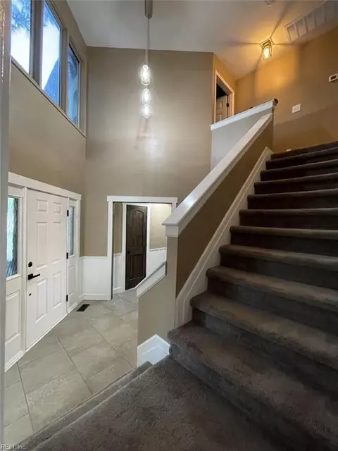 Entry Way - 4606 Mcnutt Ct, Norfolk, VA 23513 photo 1 of 2