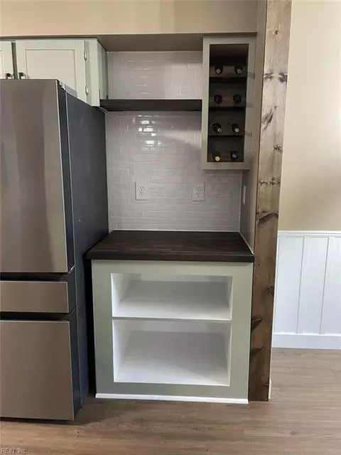 Kitchen - 4606 Mcnutt Ct, Norfolk, VA 23513 photo 3 of 4
