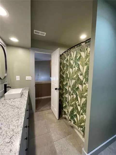 Bath - 4606 Mcnutt Ct, Norfolk, VA 23513 photo 6 of 6