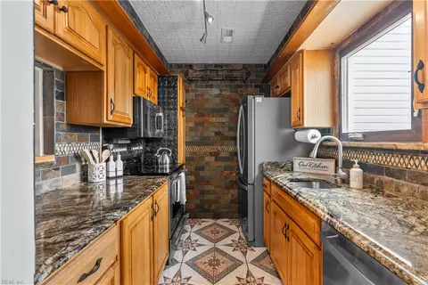 910 E Ocean View Ave #3, Norfolk, VA 23503 photo 6