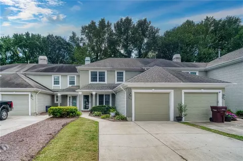 1017 Shoal Creek Trl, Chesapeake, VA 23320