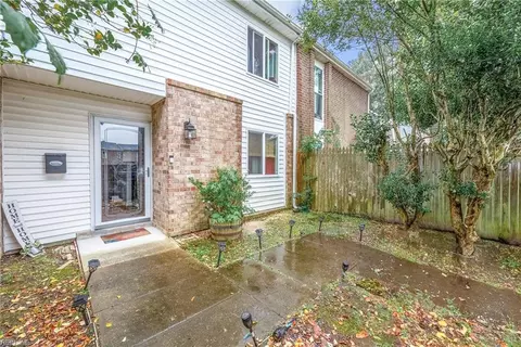 5616 Colter Ct, Virginia Beach, VA 23462