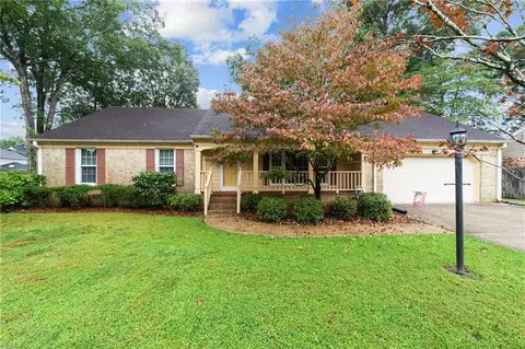 412 Woodberry Dr, Chesapeake, VA 23322