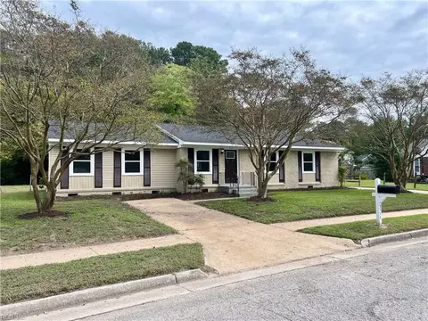 3111 Hillburn Dr, Chesapeake, VA 23323