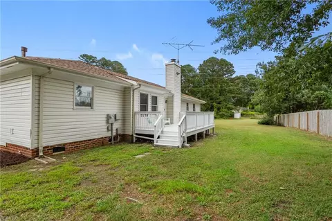 Exterior - 3020 Taylor Rd, Chesapeake, VA 23321 photo 5 of 7