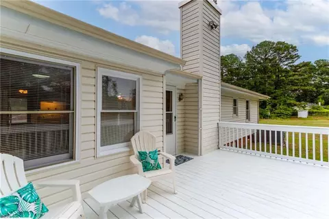 Exterior - 3020 Taylor Rd, Chesapeake, VA 23321 photo 3 of 7