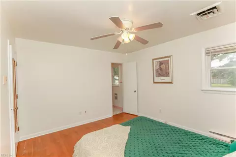 425 Gordon Ct, Hampton, VA 23666 photo 12