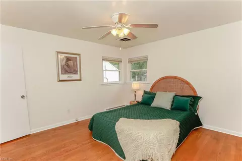 425 Gordon Ct, Hampton, VA 23666 photo 10