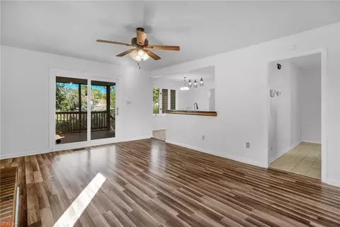 Living - 7 Sandpiper Ct, Hampton, VA 23669 photo 2 of 8
