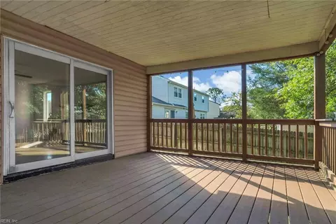 Exterior - 7 Sandpiper Ct, Hampton, VA 23669 photo 3 of 5