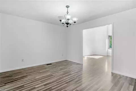 Living - 7 Sandpiper Ct, Hampton, VA 23669 photo 7 of 8