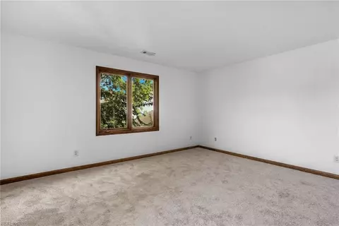 Bedroom - 7 Sandpiper Ct, Hampton, VA 23669 photo 13 of 13