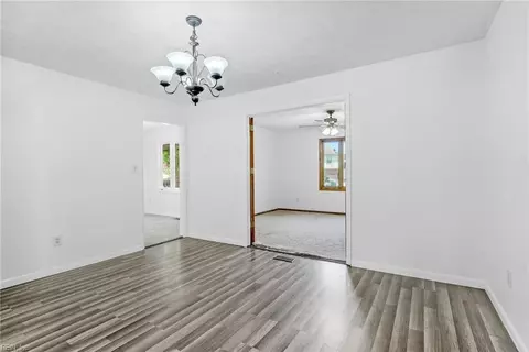 Living - 7 Sandpiper Ct, Hampton, VA 23669 photo 8 of 8