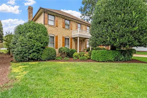1425 Lake James Dr, Virginia Beach, VA 23464