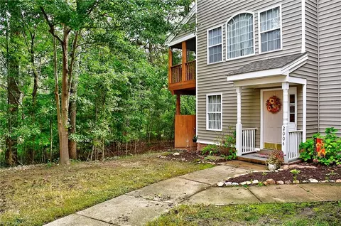 2004 Nicklaus Dr, Suffolk, VA 23435