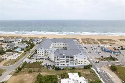 204 Sandbridge Rd #201, Virginia Beach, VA 23456